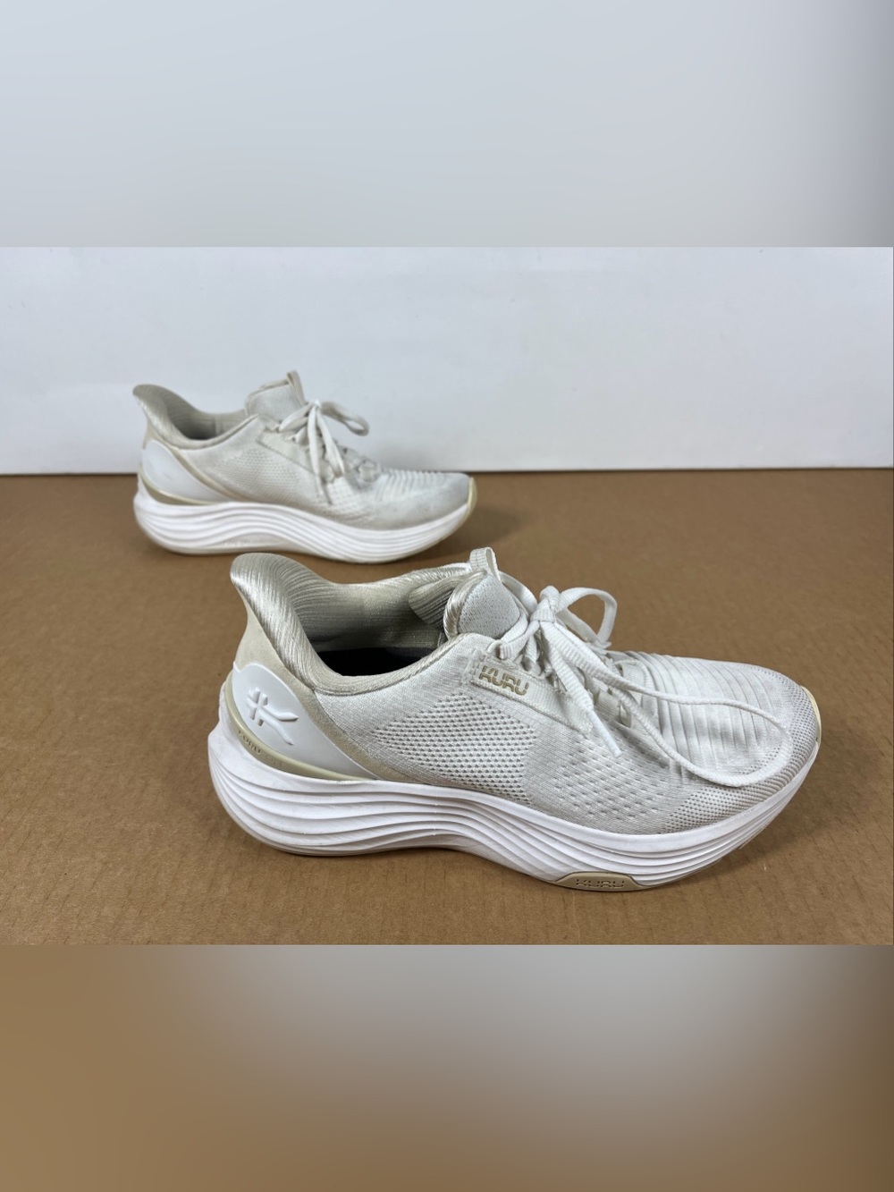 Kuru Atom 2 Womens 7.5 White Gum Running Walking Shoes Sneakers Comfort